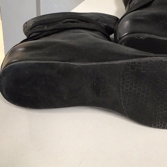 Stuart Weitzman Elastic strap bootie, wedge heel - Picture 9 of 10